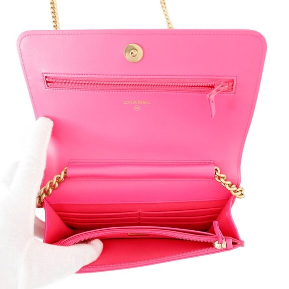 CHANEL Authentic Pink Logo Wallet - Picture 6 of 16